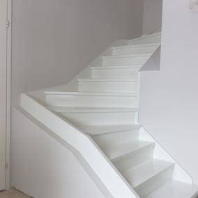 Valkoiset portaat